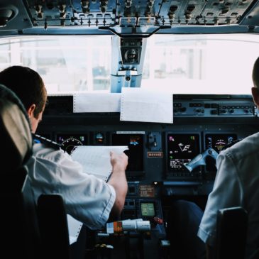 «РИВЦ-Пулково» помогает авиакомпаниям оцифровать 30 кг бумажной документации необходимой на борту